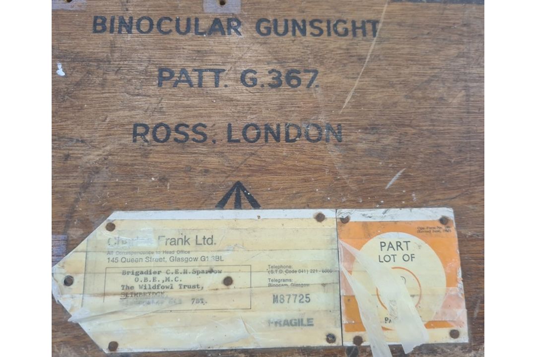 Pair of Ross London gunsight binoculars, no.122841 housed in teak box marked 'Binocular Gunsight - Image 5 of 9