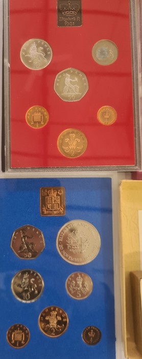 1953 specimen set, three proof set together with various objects, small collection of coins - Image 4 of 10