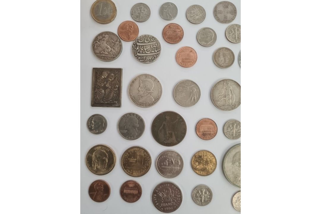 Victoria 1844 crown, 1822 George IV crown, previously cleaned tertio edge and various world coins - Image 2 of 4