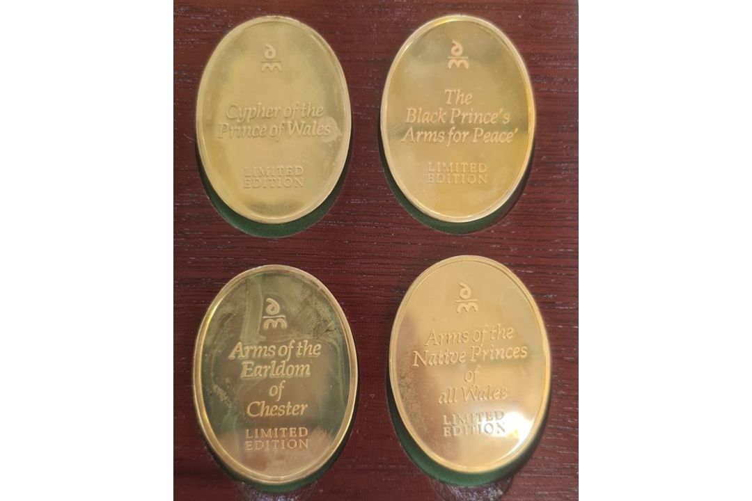 Stunning collection of twelve solid sterling ingots plated with 22carat gold as a commemorative of - Image 7 of 7