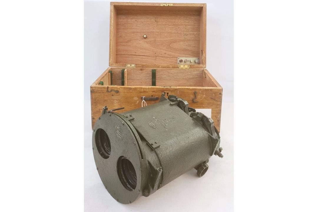 Pair of Ross London gunsight binoculars, no.122841 housed in teak box marked 'Binocular Gunsight - Image 1 of 9