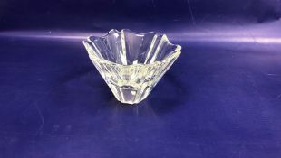 Orrefors glass bowl with petal edge, incised panel, tapering body, 18cm diameter