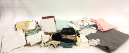 Assorted linen, tablecloths, napkins, etc (1 box)