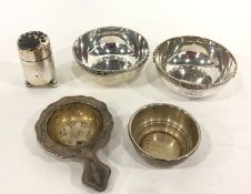 Silver tea strainer and bowl-pattern stand, Birmingham 1991, the strainer with thread edge and