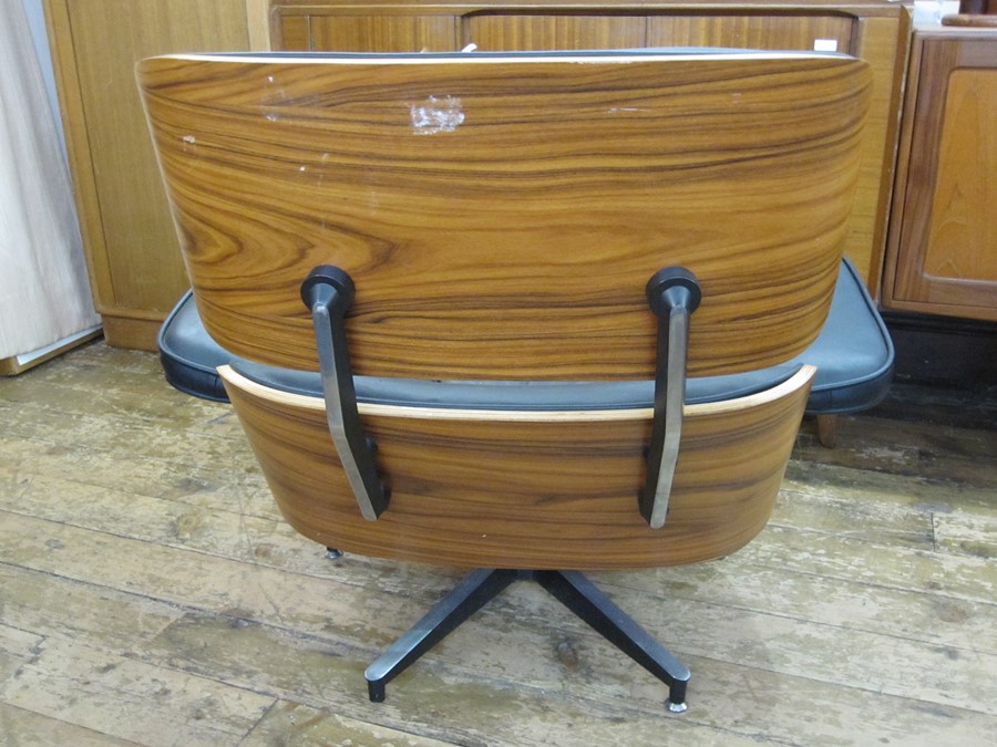 Charles and Ray Eames lounge chair and ottoman, Herman Miller Collection in black leather, unmarked, - Image 6 of 19