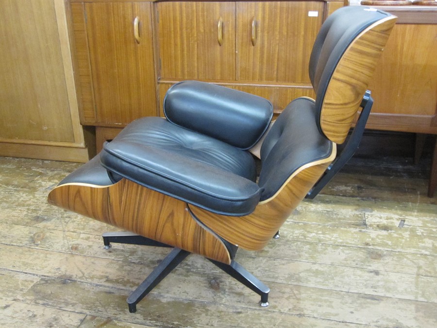 Charles and Ray Eames lounge chair and ottoman, Herman Miller Collection in black leather, unmarked, - Image 5 of 19