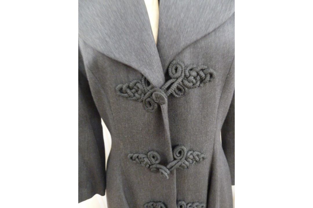 Tomasz Starzewski Classics grey full length coat with frogging detail fastenings, printed lining - Image 2 of 3