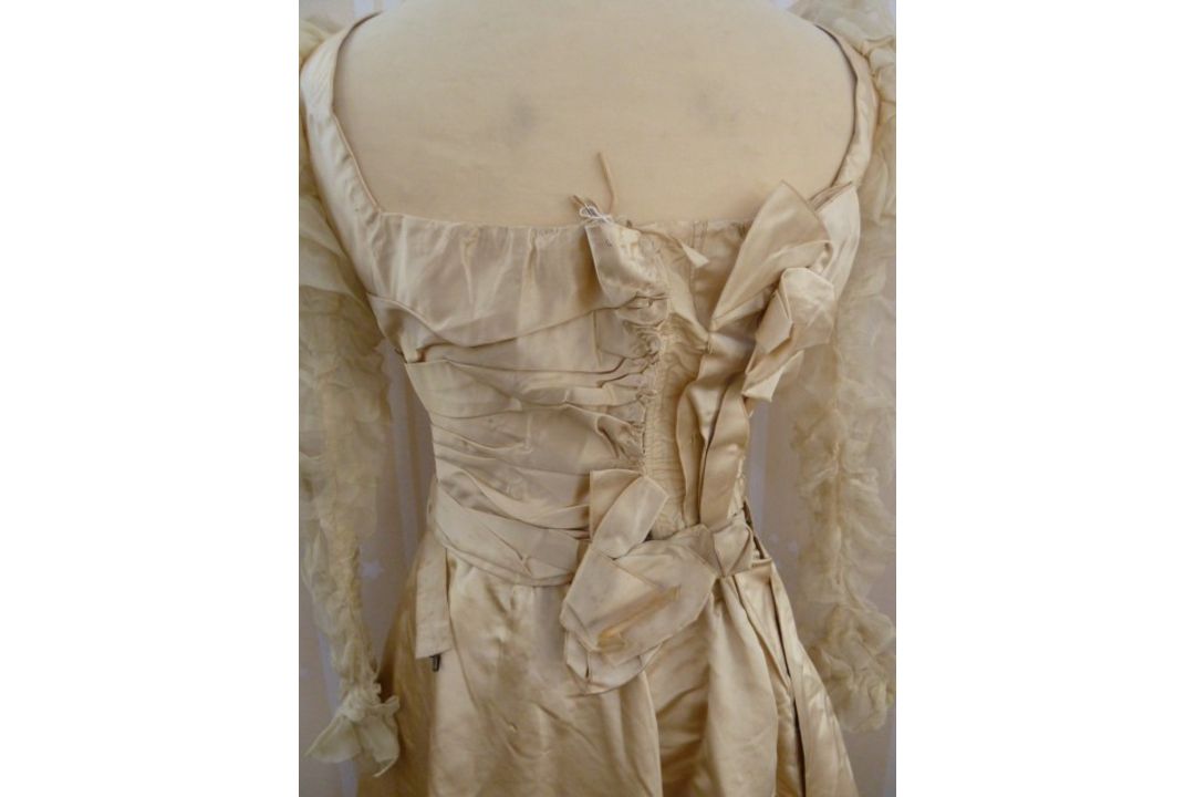 Victorian  ivory satin wedding dress with pleated bodice, full skirt, chiffon ruched sleeves - - Image 4 of 4