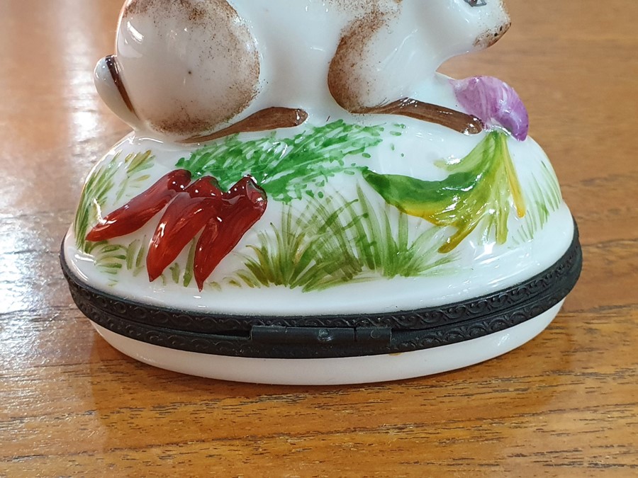Limoges porcelain cachou box in the form of a rabbit with vegetable, 8cm high and continental - Image 19 of 26