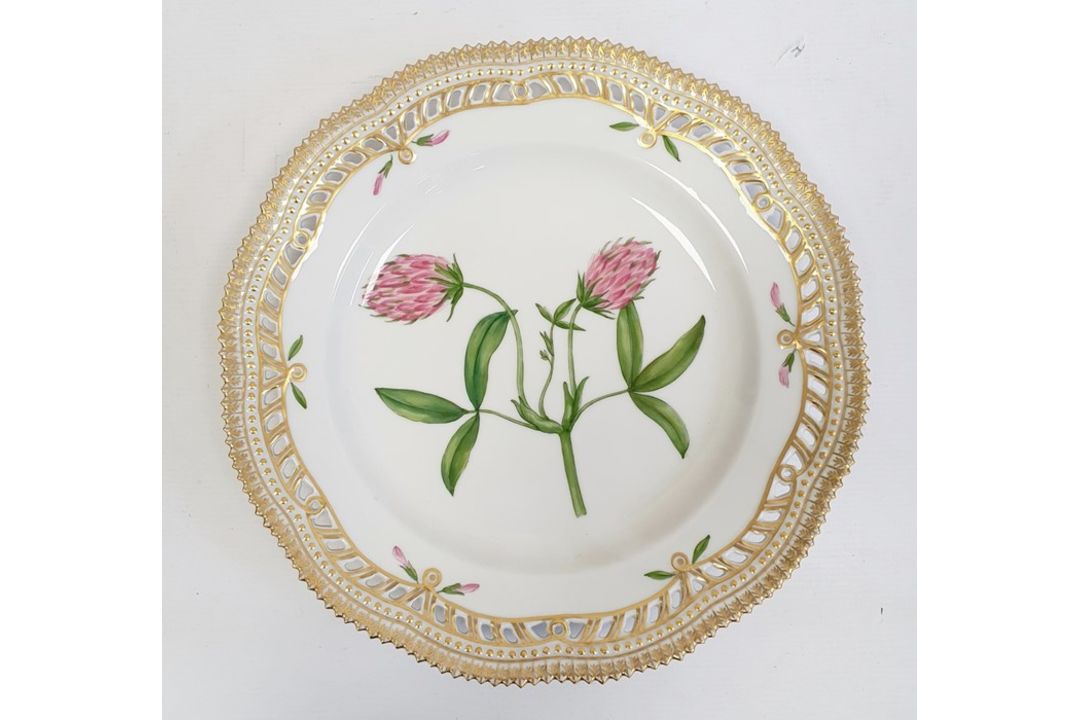 Royal Copenhagen porcelain plate painted with 'Trifolium Alpestre', having shaped gilt and pierced - Image 9 of 21