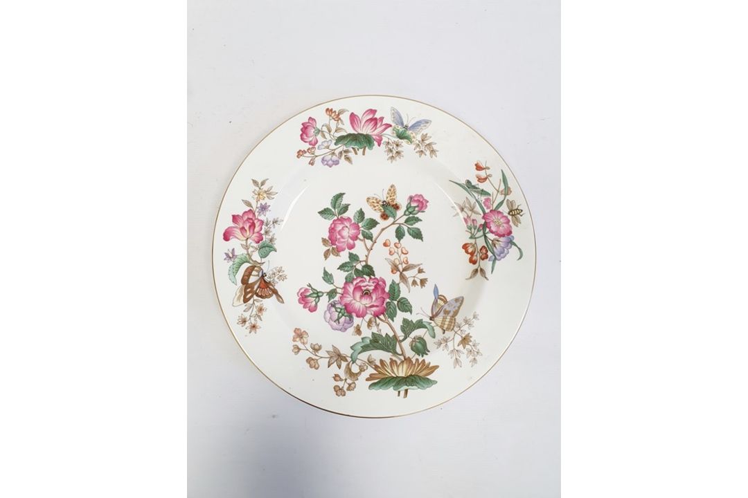 Pair Wedgwood porcelain tureens and covers with matching oval meat dish 'Charnwood' pattern, small - Image 4 of 5