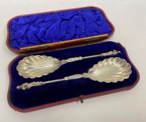 A pair of Victorian silver apostle spoons, London 1897, maker William Hutton & Sons Ltd, in fitted