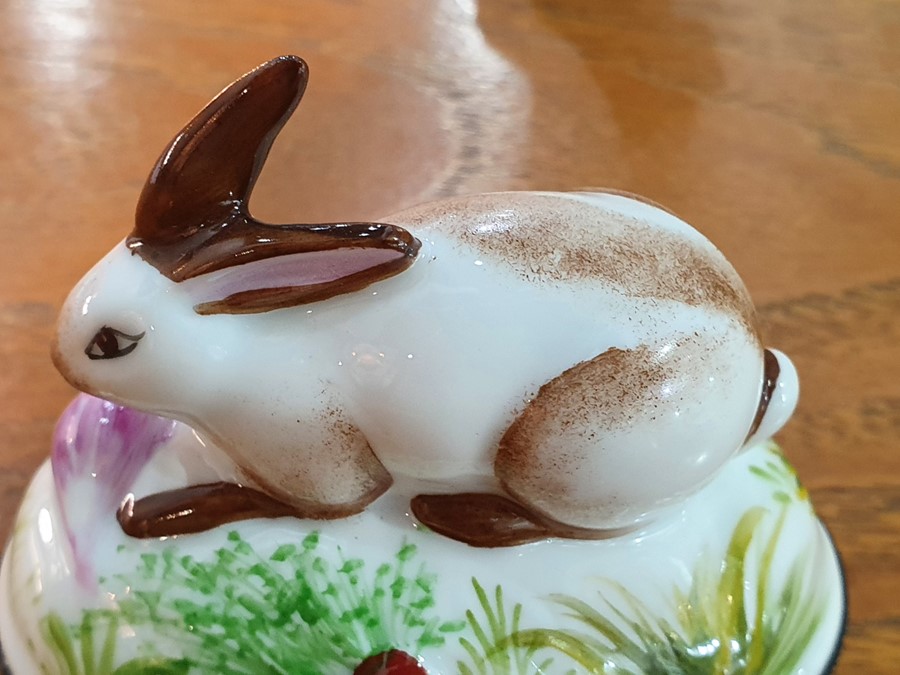 Limoges porcelain cachou box in the form of a rabbit with vegetable, 8cm high and continental - Image 15 of 26