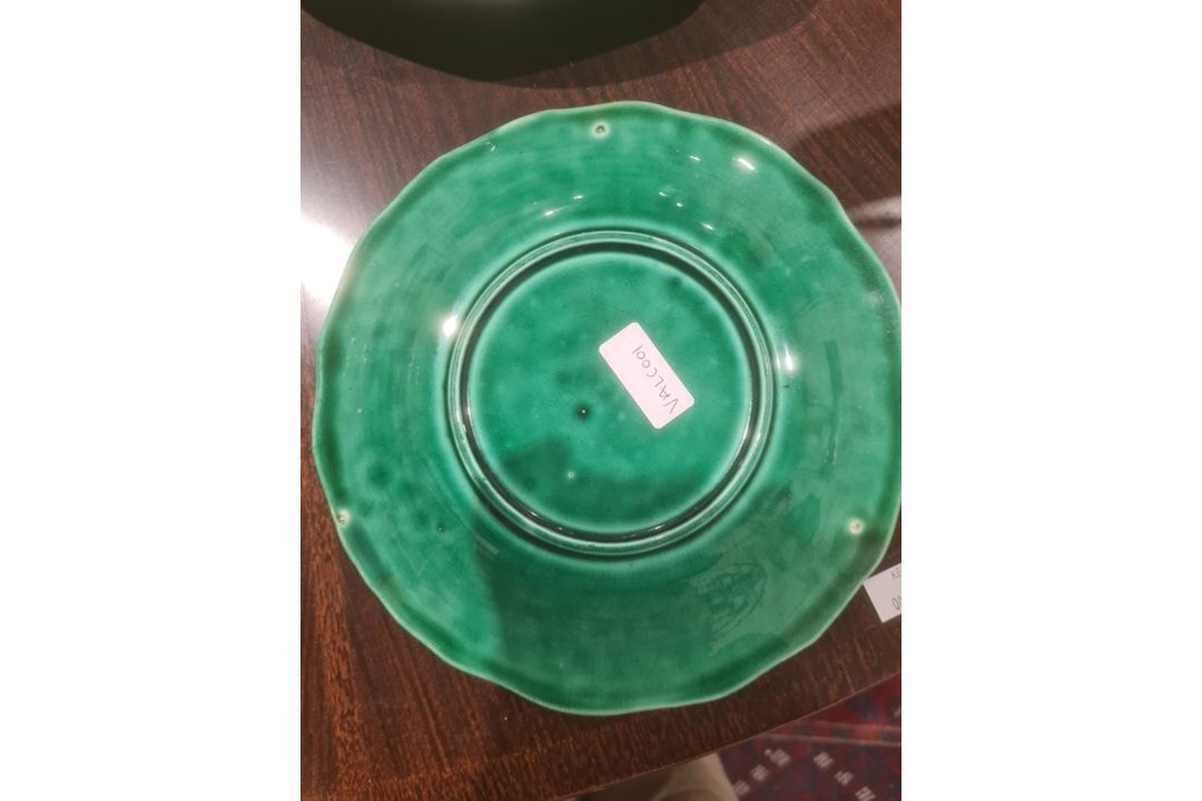 Pair 19th century Thomas Till green glazed majolica dessert plates and matching oval dish, 29cm wide - Image 5 of 10