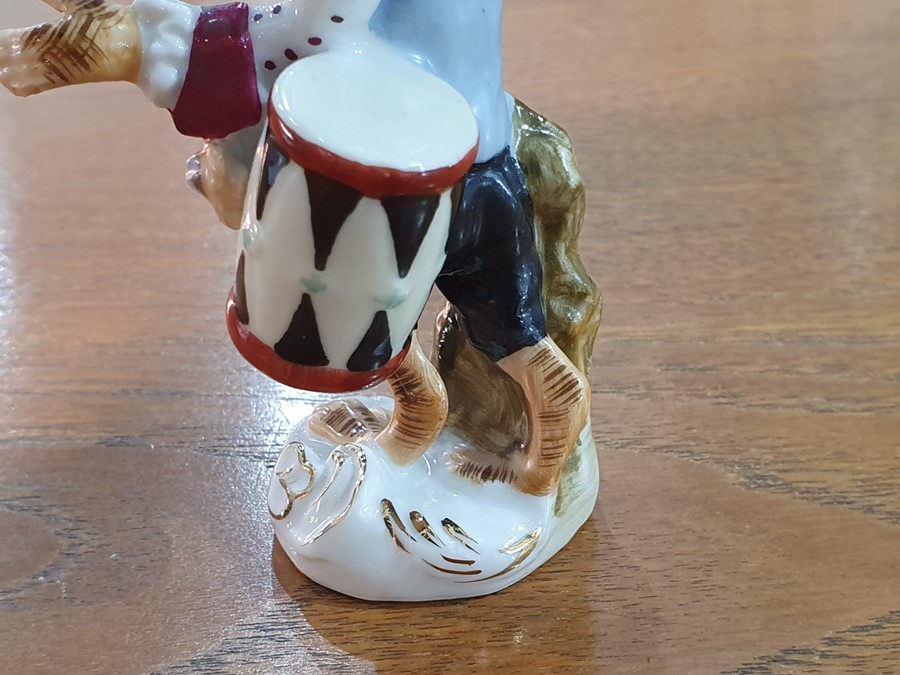 Limoges porcelain cachou box in the form of a rabbit with vegetable, 8cm high and continental - Image 11 of 26