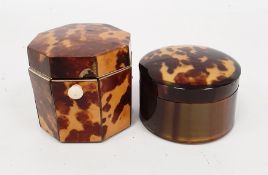 A George III tortoiseshell bachelor's tea caddy, octagonal form, bone handle, 6cm high x 6.2cm