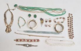 Quantity of costume jewellery to include turquoise and diamante collarette, ring, faux-jade and