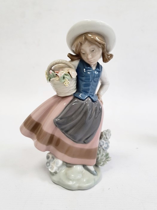 Lladro group of girl washing a dog, another model of rabbit, another cow, seated and swan with - Image 5 of 15