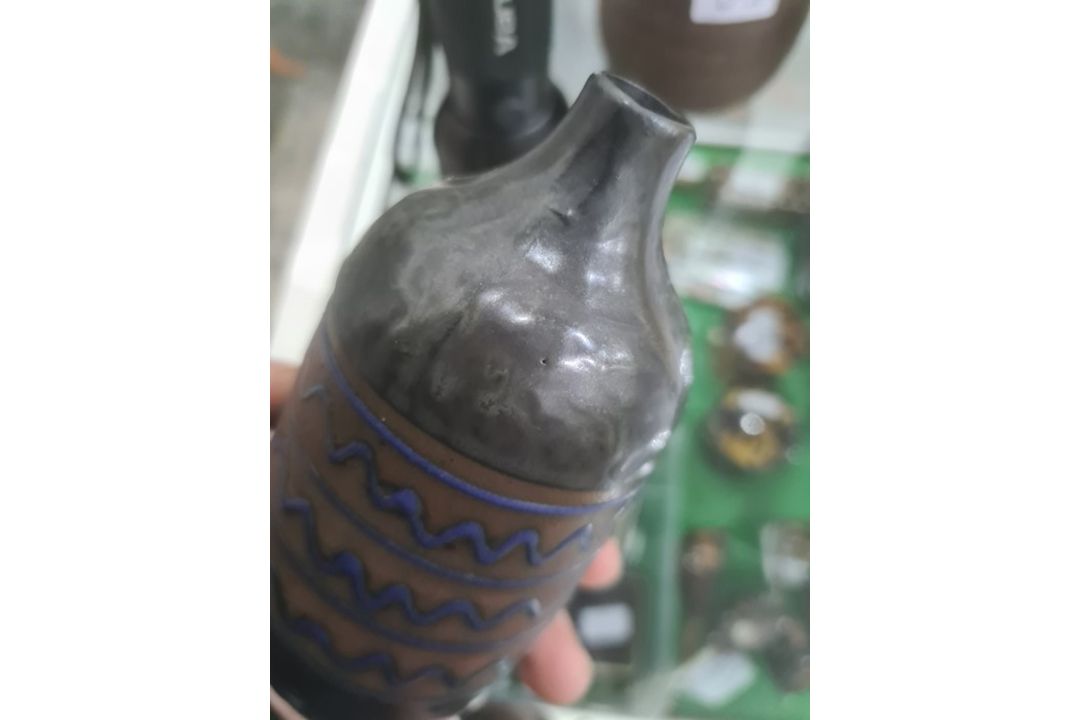 Studio stoneware bottle vase, slightly ribbed cylindrical body, 12cm high, impressed mark, pair slip - Image 7 of 7