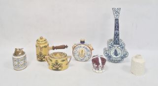 French Dehaux, Paris, porcelain bachelor's coffee pot with matching two-handled sucriere, yellow