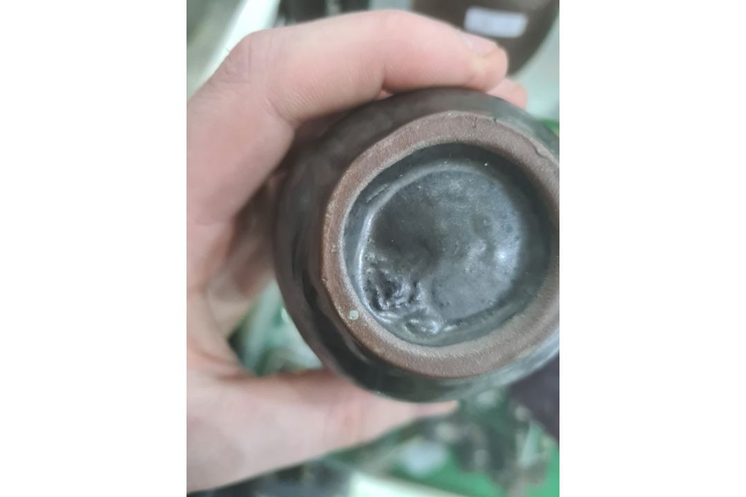 Studio stoneware bottle vase, slightly ribbed cylindrical body, 12cm high, impressed mark, pair slip - Image 5 of 7