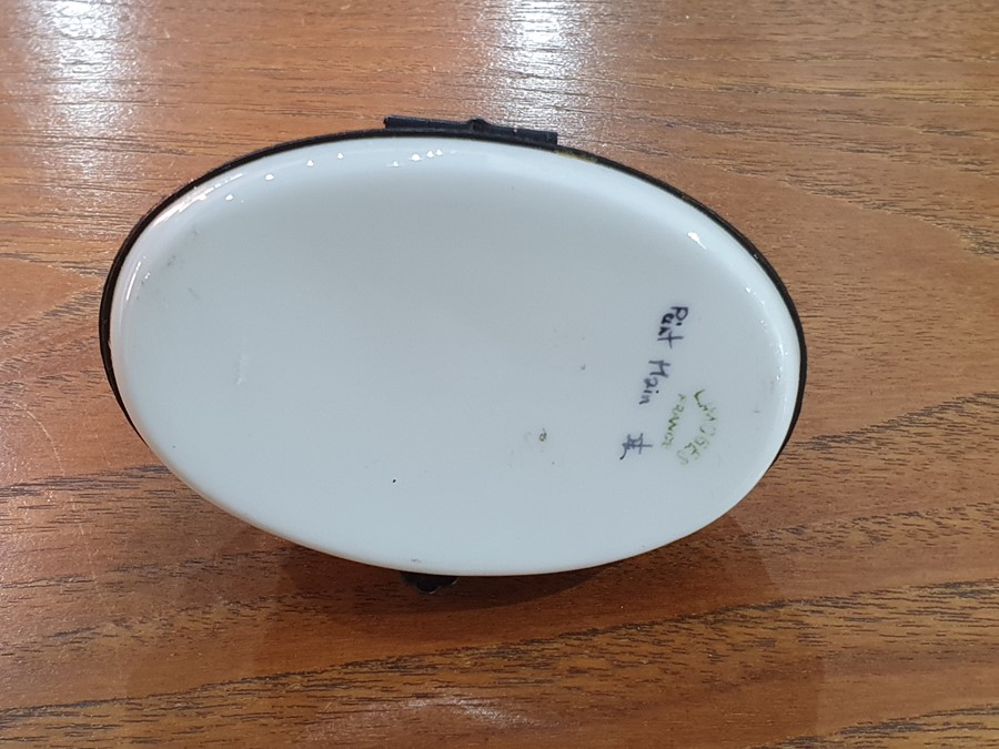 Limoges porcelain cachou box in the form of a rabbit with vegetable, 8cm high and continental - Image 22 of 26