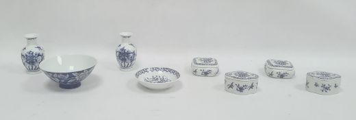 Collection of four Chinese porcelain trinket pots and covers, a pair of oveform miniature vases, 9cm