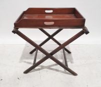 Butler's tray on luggage stand