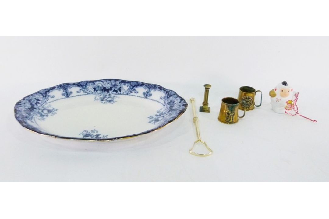 Quantity of glassware included branded lager glasses and others, a branded Pims jug, commemorative - Image 5 of 7