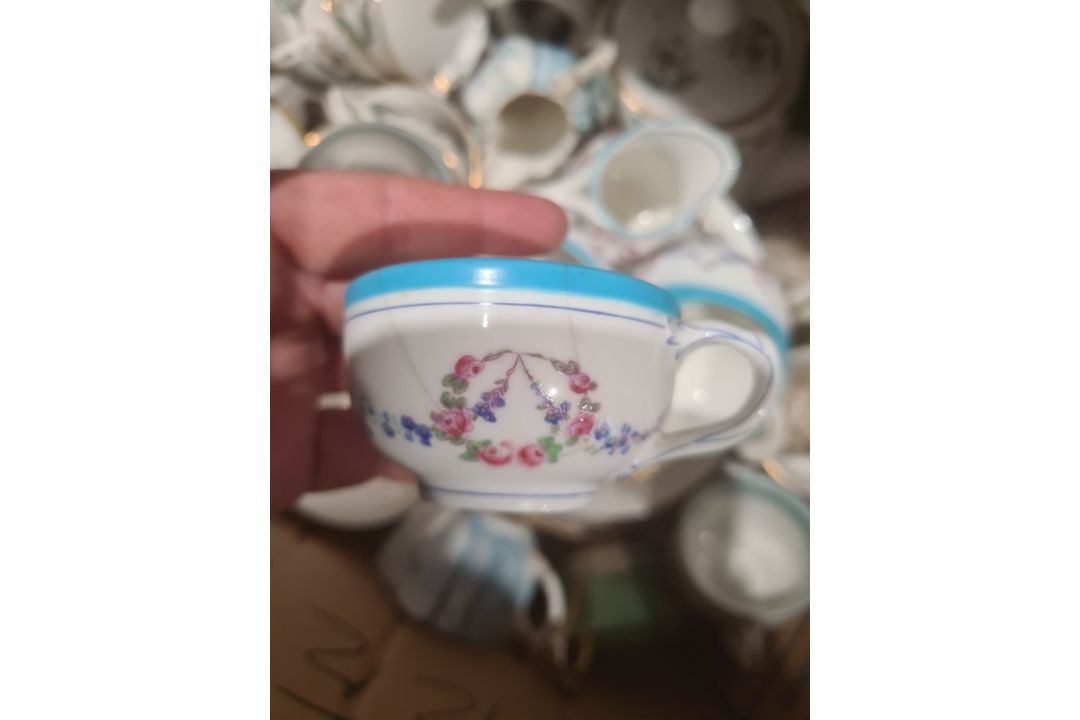 Collection of teapots to include two green decorated Bargeware-style teapots, a Carltonware-style - Image 7 of 9