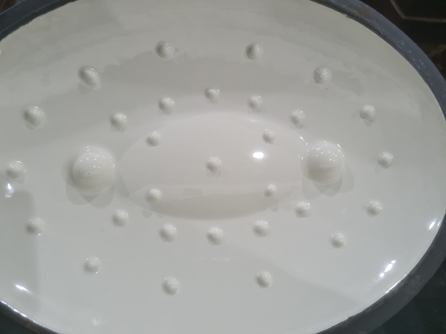 Large Maxwell Williams ceramic casserole, a cream cast iron casserole, two orange Le Creuset - Image 7 of 13