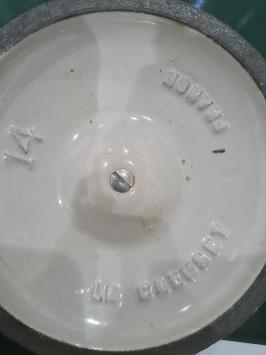 Large Maxwell Williams ceramic casserole, a cream cast iron casserole, two orange Le Creuset - Image 3 of 13