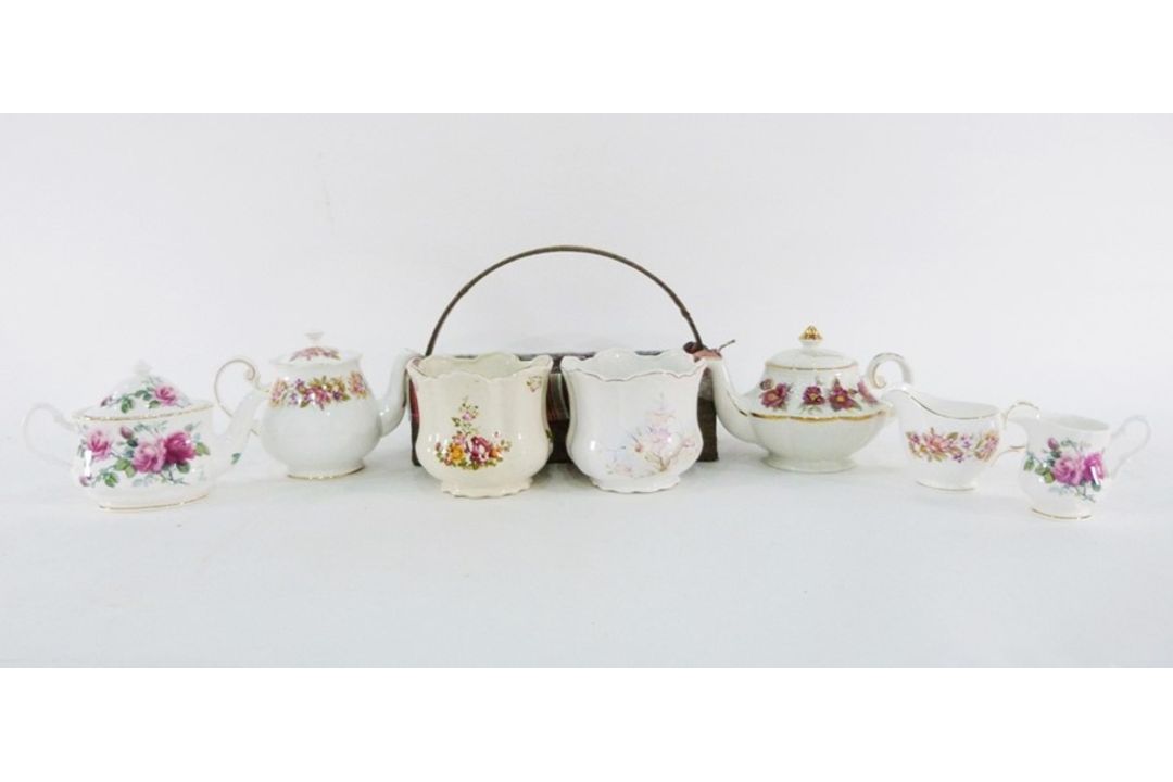Assorted ceramics to include Colclough Wayside part service, vases, pottery, Royal Ivory serving - Image 2 of 3