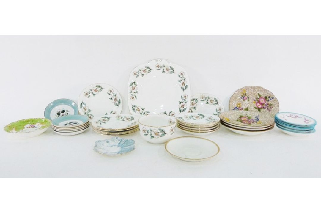 Collection of teapots to include two green decorated Bargeware-style teapots, a Carltonware-style - Image 4 of 9