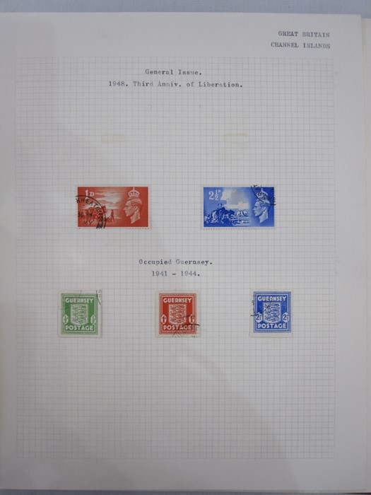 Plymouth loose leaf stamp album with GB mostly QE2 mint and used - Image 2 of 3