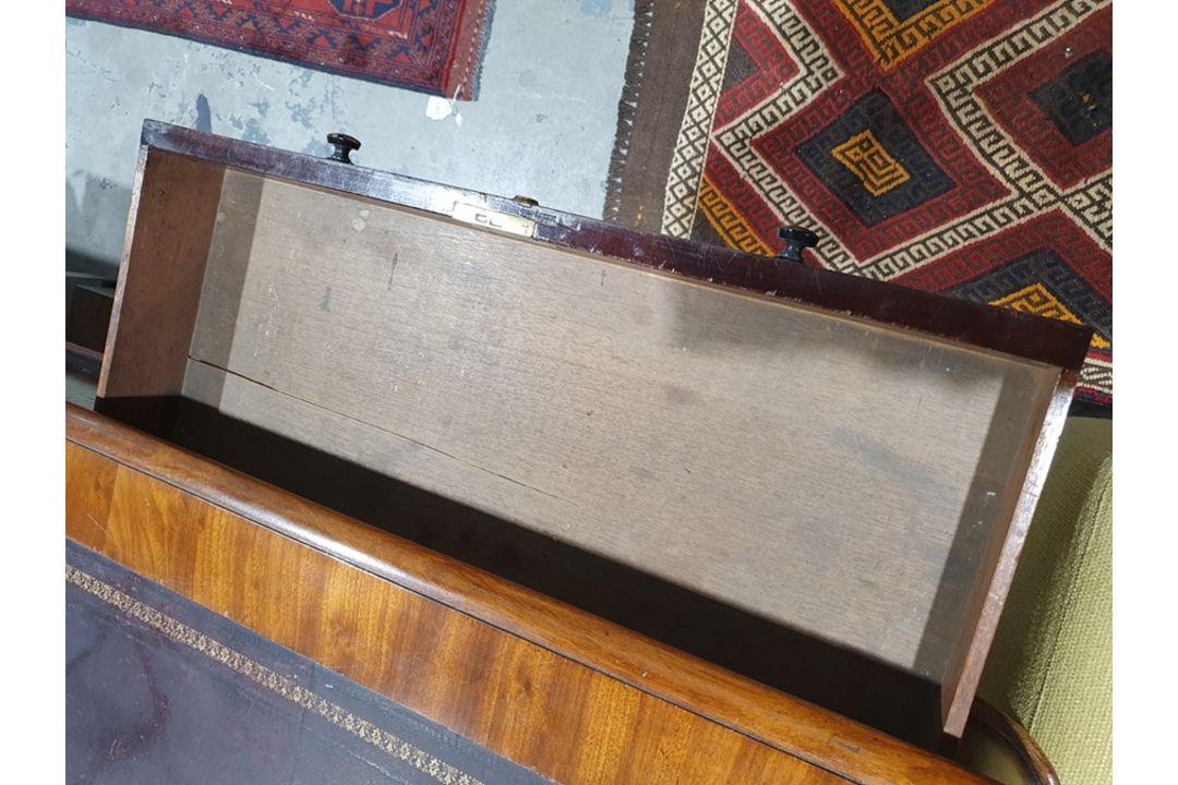 Late 19th/early 20th century large mahogany desk with leather inset top rectangular with rounded - Image 13 of 28