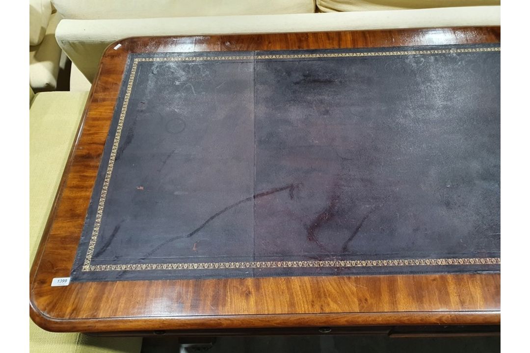 Late 19th/early 20th century large mahogany desk with leather inset top rectangular with rounded - Image 28 of 28