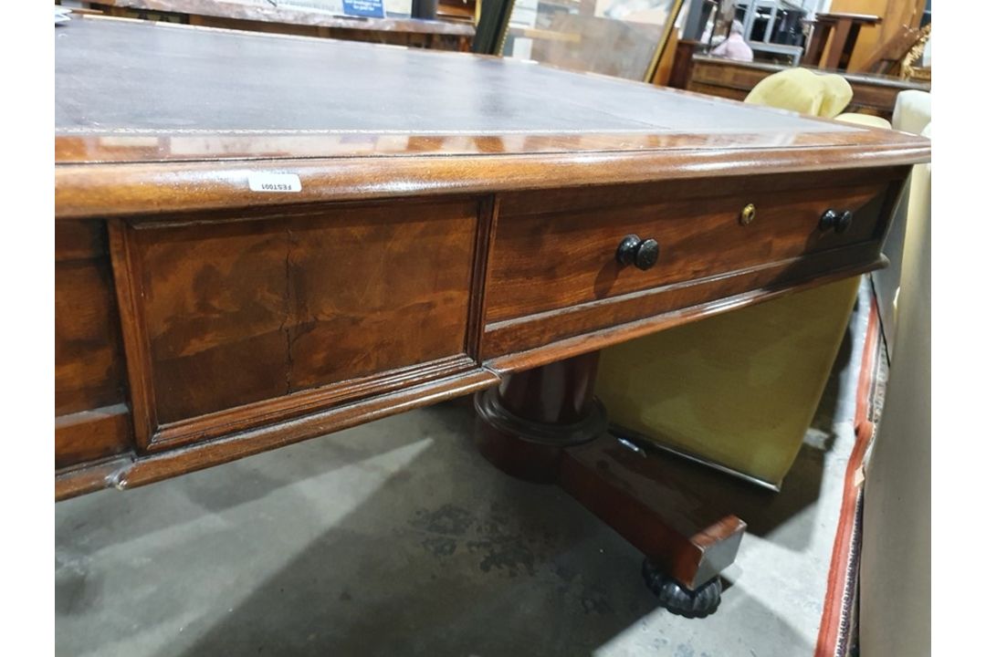 Late 19th/early 20th century large mahogany desk with leather inset top rectangular with rounded - Image 26 of 28