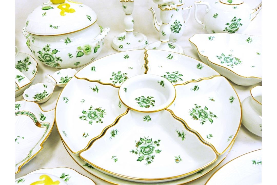 Extensive Herend porcelain matched service, various pieces in green floral and gilt patterns, - Image 2 of 6