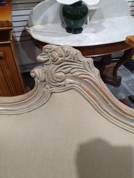 Modern French-style beige painted and upholstered curved three-seat sofa and cushions Condition - Image 15 of 24