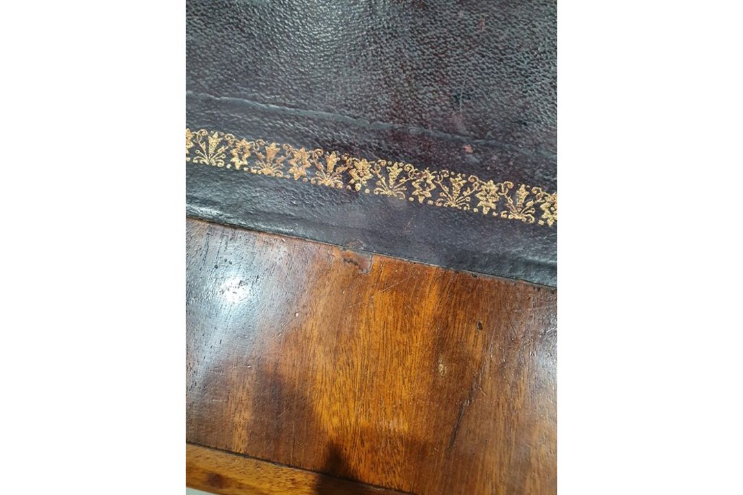Late 19th/early 20th century large mahogany desk with leather inset top rectangular with rounded - Image 7 of 28