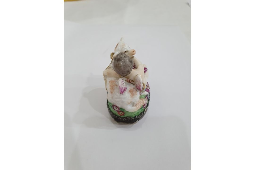 19th century French porcelain figural bonbonniere in Chelsea style modelled with cupid and a - Image 8 of 19