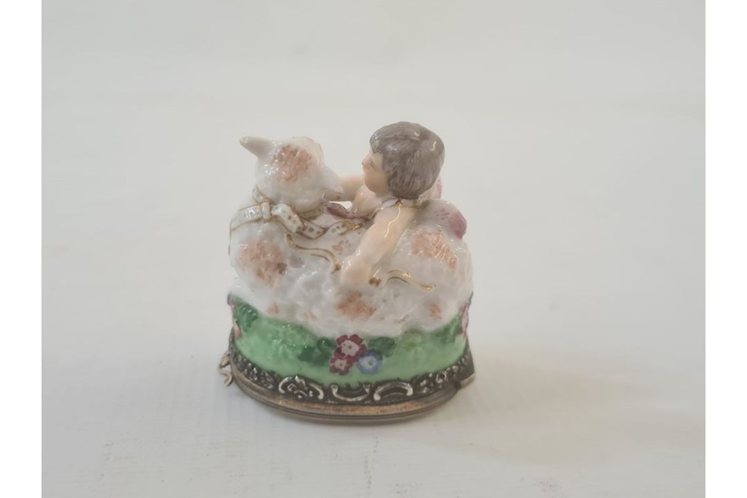 19th century French porcelain figural bonbonniere in Chelsea style modelled with cupid and a - Image 2 of 19
