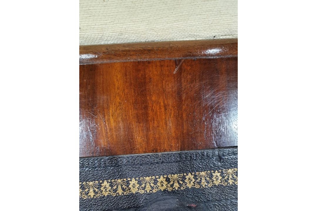 Late 19th/early 20th century large mahogany desk with leather inset top rectangular with rounded - Image 8 of 28