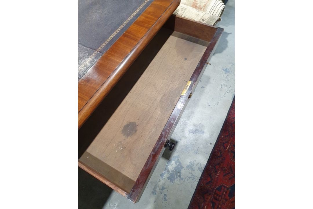 Late 19th/early 20th century large mahogany desk with leather inset top rectangular with rounded - Image 14 of 28