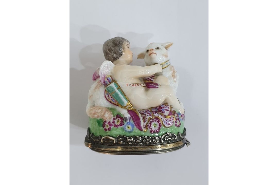 19th century French porcelain figural bonbonniere in Chelsea style modelled with cupid and a - Image 10 of 19