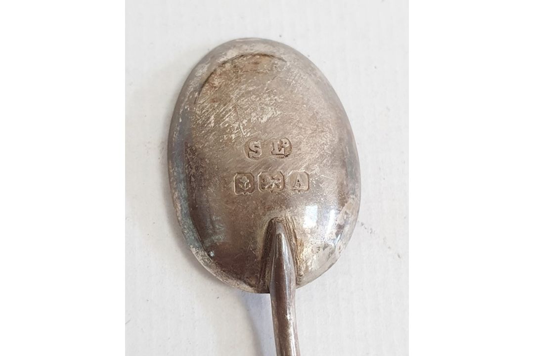Cased set of six George III silver teaspoons, initialled to handle 'WMR', Dublin 1817, maker's - Image 3 of 4
