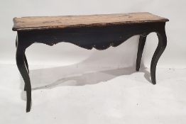 20th century hall table with oak top, painted base, on cabriole legs, all in the French shabby