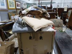 Quantity of textiles including blankets, throws, etc.