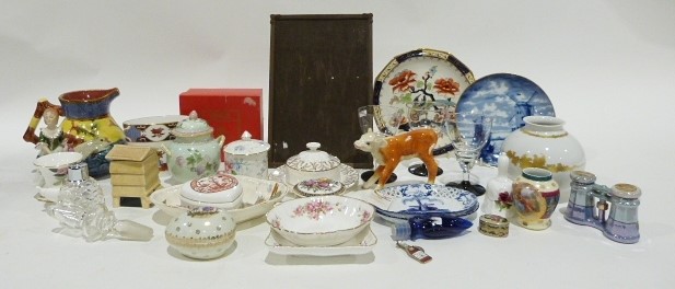 Crown Devon vase decorated with horses on a scarlet ground, a Wedgwood Wild Strawberry box and - Image 3 of 3